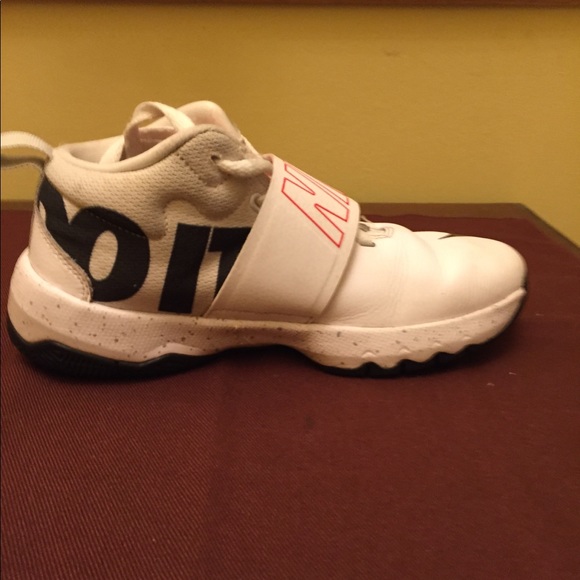 Nike footwear - Picture 4 of 4